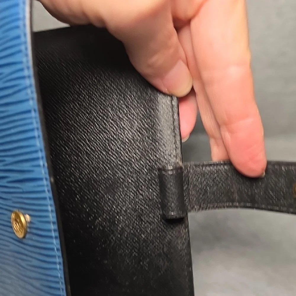 Louis Vuitton exterior contrast textured