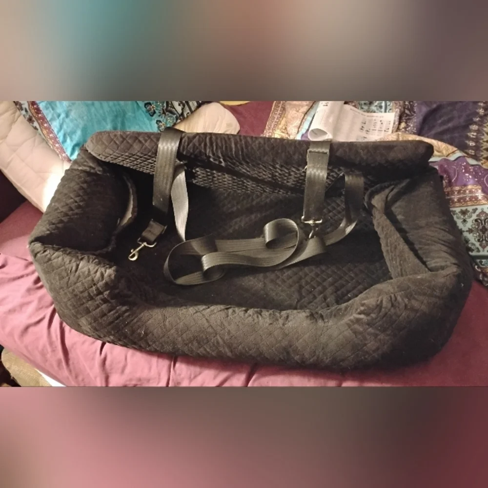 Black Quilted Large Dog Booster Carsrat for Travel