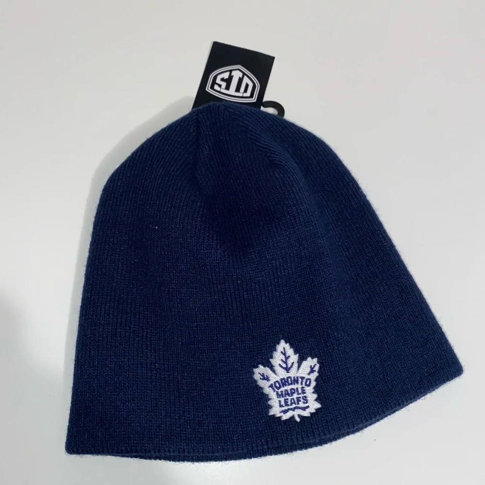 NWT Toronto Maple Leafs youth‎ hat