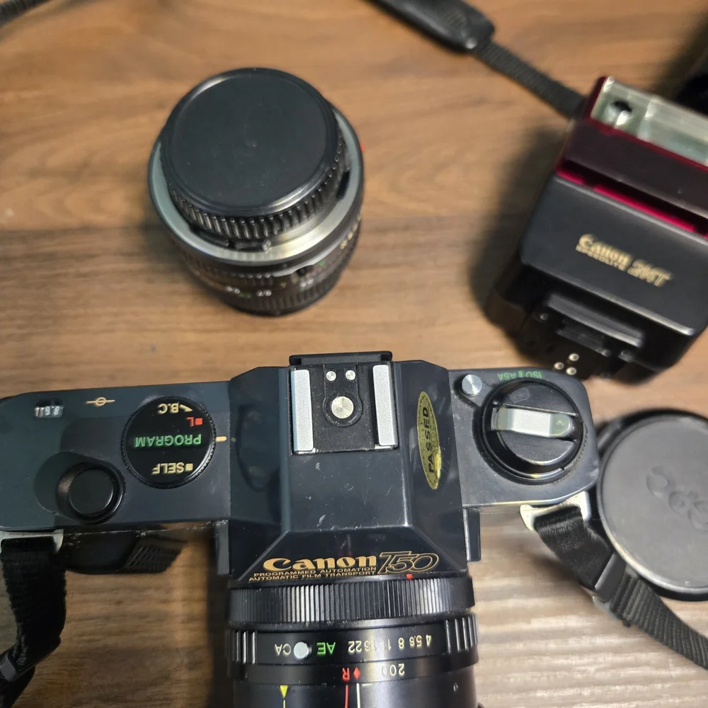 Canon slr camera