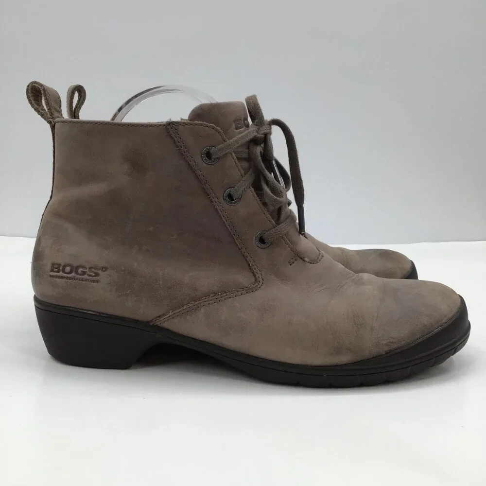 Bogs pair women