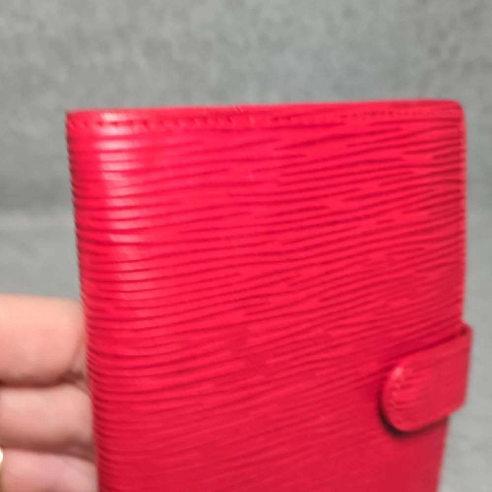 Louis Vuitton leather agenda features