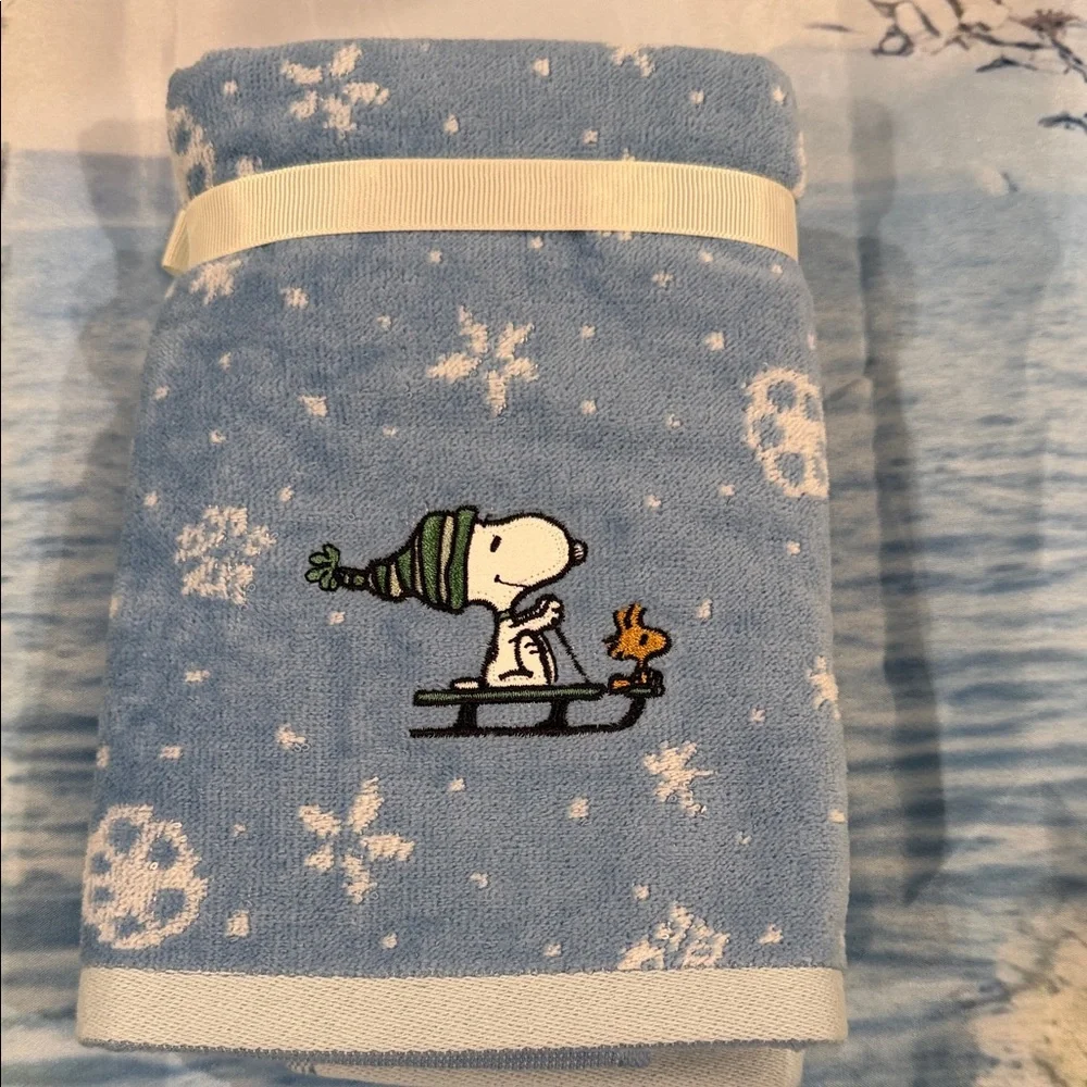 Peanuts snowflake design blue