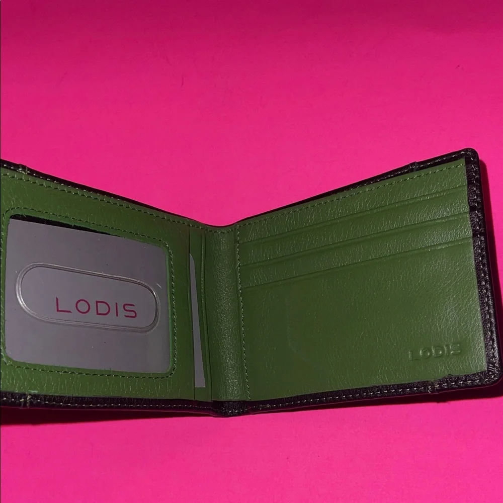 Lodis buying sleek