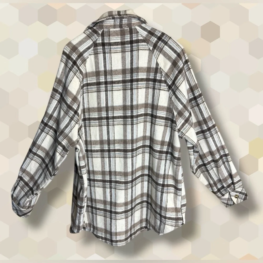 Staccato chic checkered