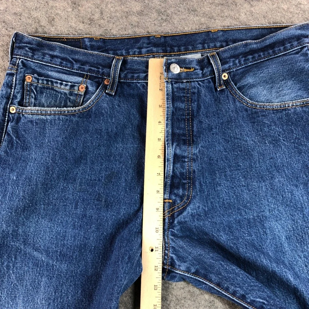 Signature by Levi Strauss measurements waist