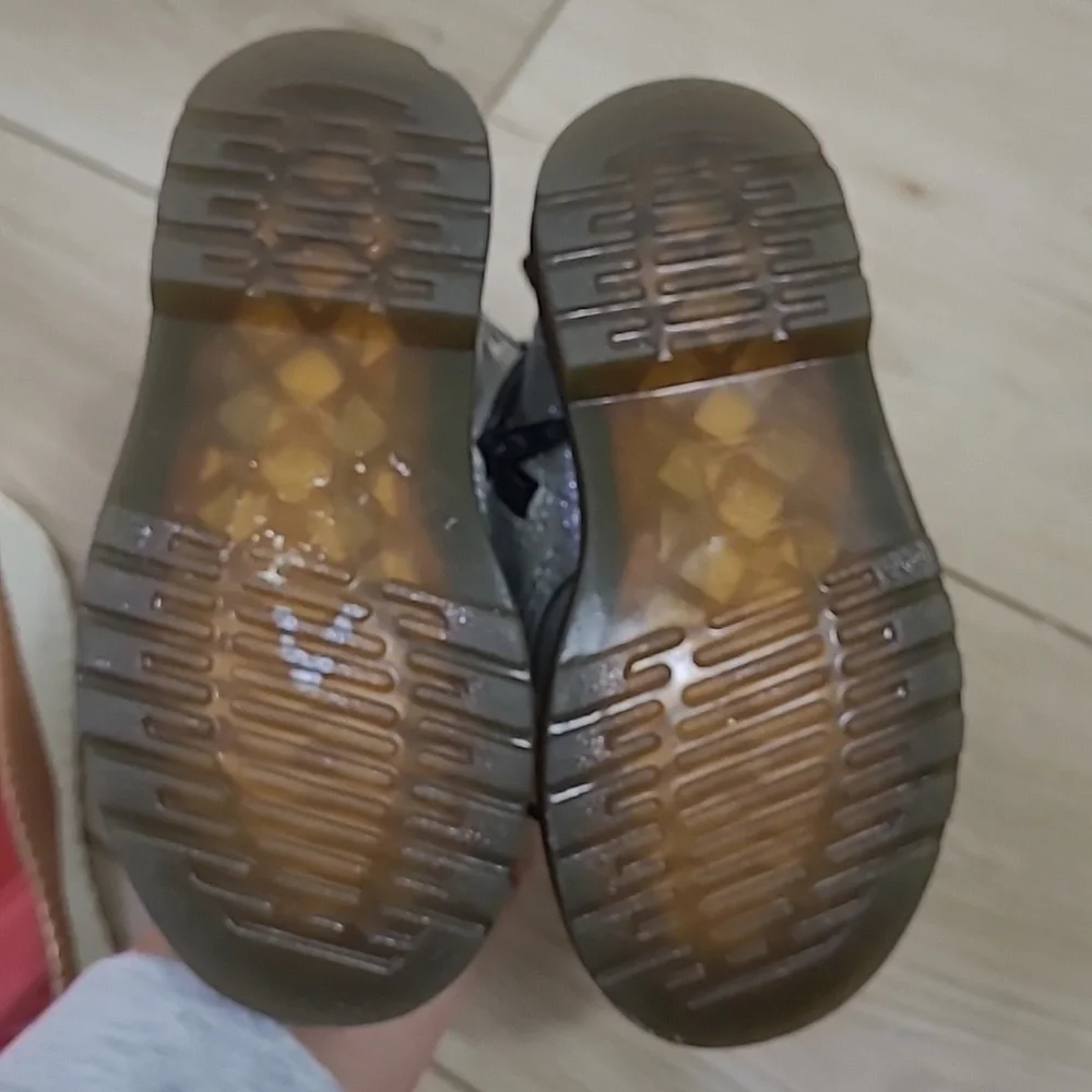 Dr. Martens classic up
