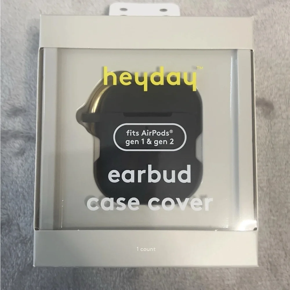 AirPods Pro Gen 1 & 2 Silicone Earbud Case Cover Black With Gold Clip - Heyday