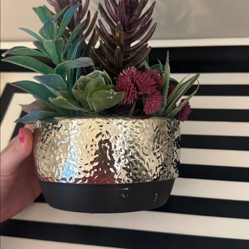Kirklands vase ships