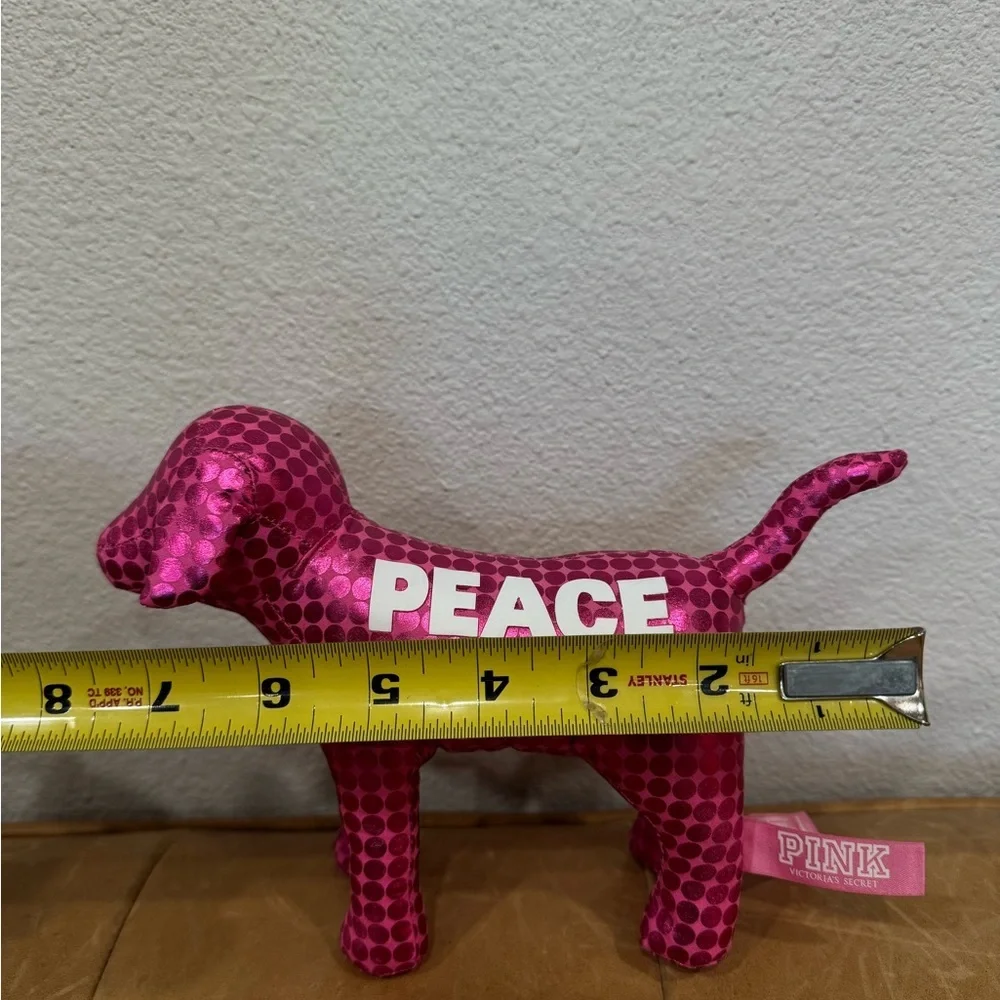 Victorias Secret text pink