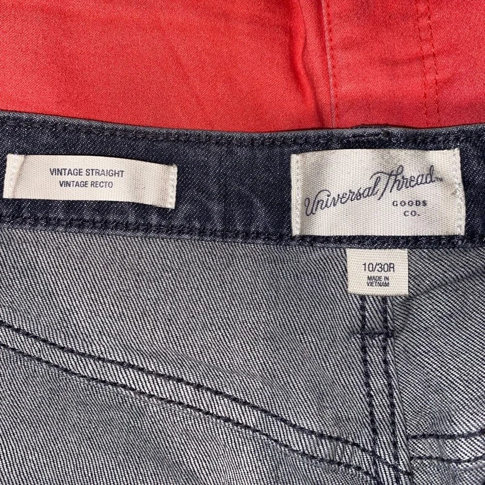 Universal Thread excellent used