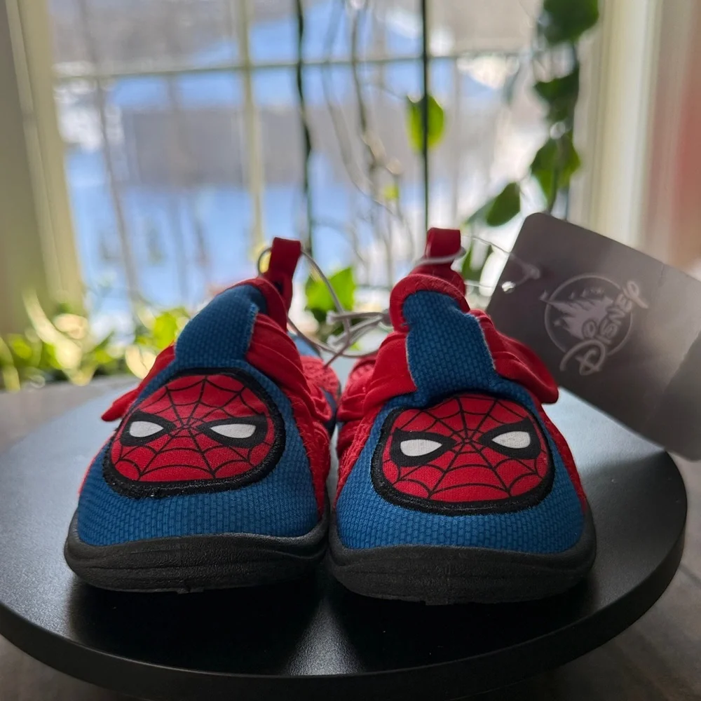 Disney nwt spider