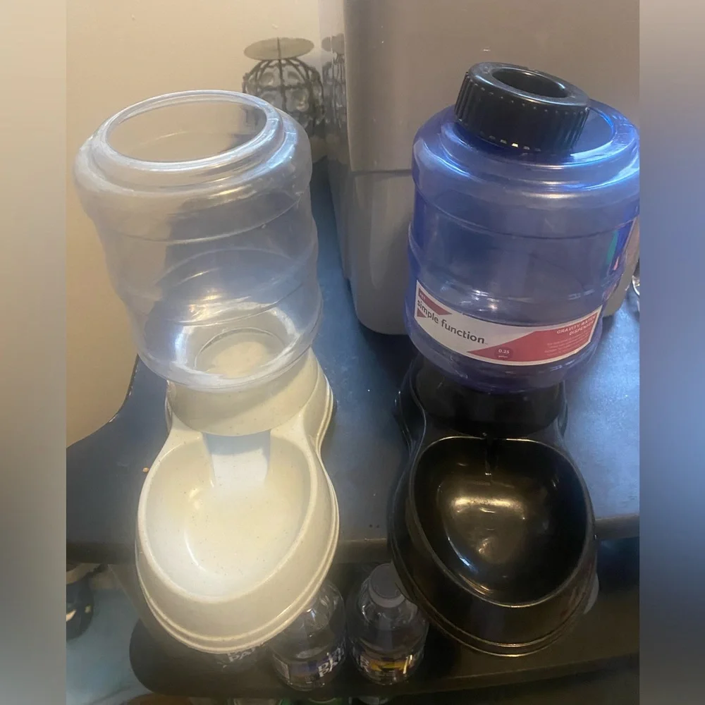 Water Gravity DOG Dispenser (2)pc pre owned as is see all photos (0.25)capacity