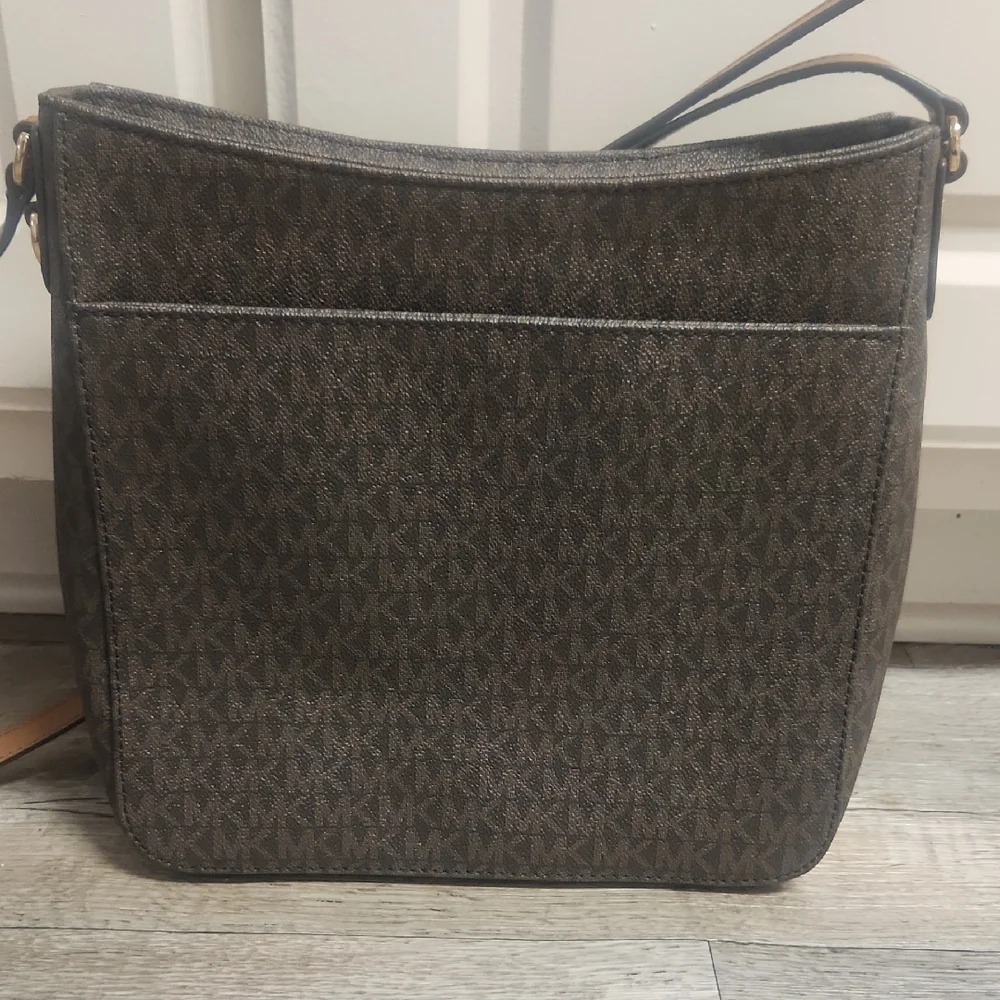 Michael Kors 10 brown