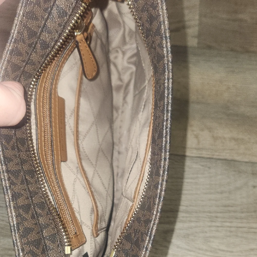 Michael Kors slip praised