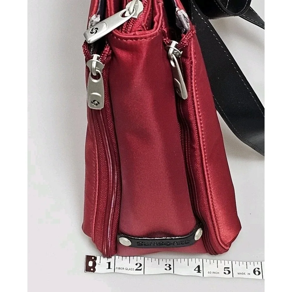 Samsonite smells pictures