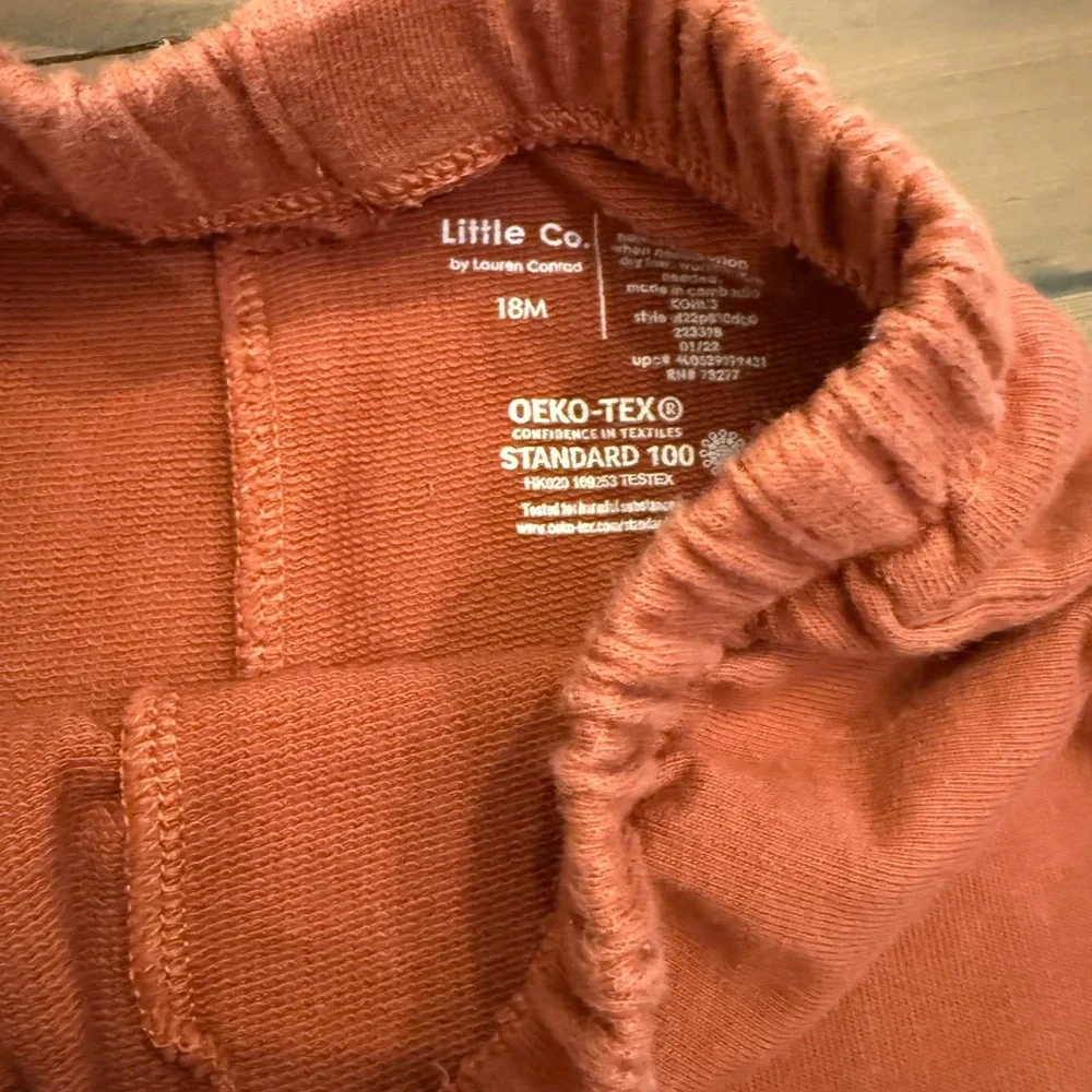 Old Navy navy features