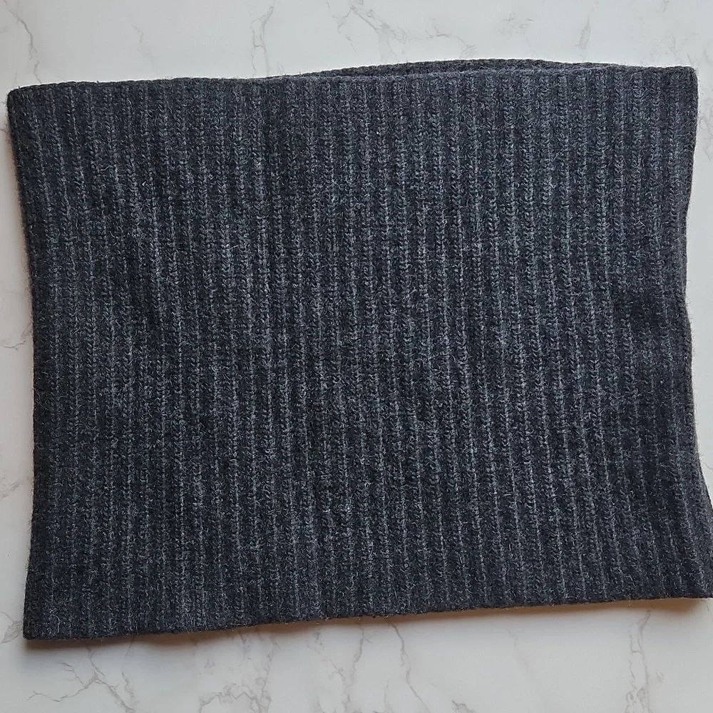 Bergdorf Goodman cashmere 13