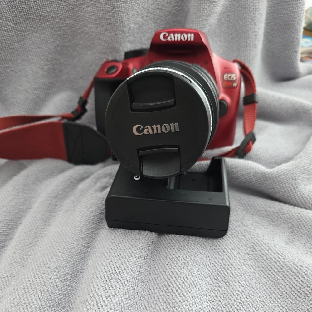 Canon EOS Rebel T6 Digital DSLR Camera with 18-55 mm Lens