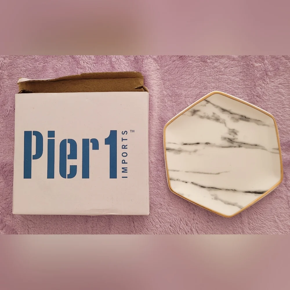 Nib. Pier 1 Marble Hexagonal Coaster/trinket Dish with Gold Edge