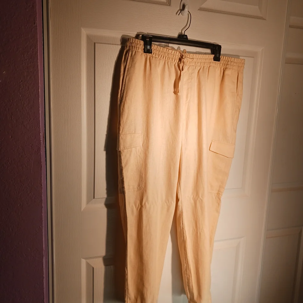 Banana Republic Women's Cream Cargo Pants Linen Blend