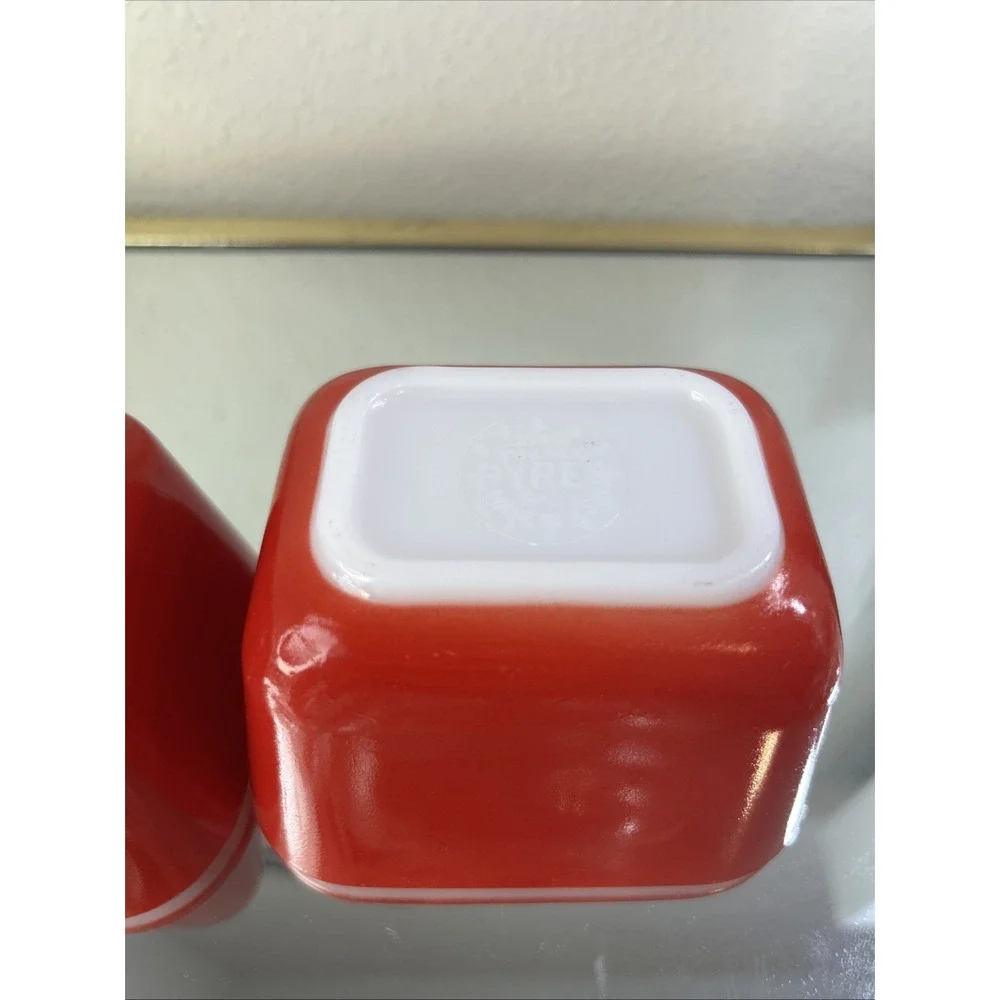 Pyrex this vintage