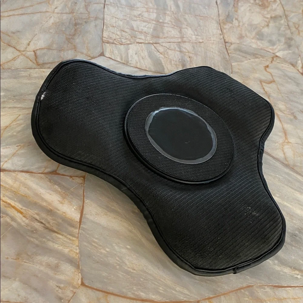 Amazon holder design