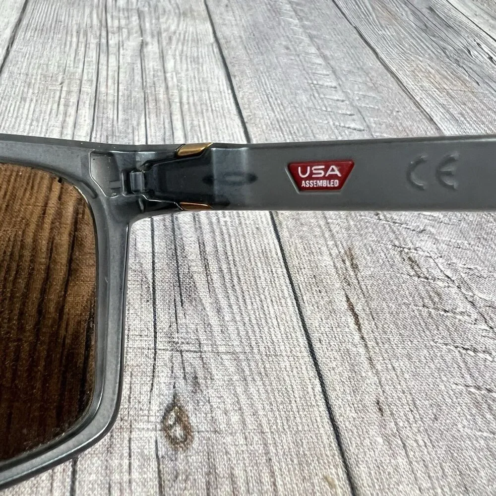 Oakley up sale