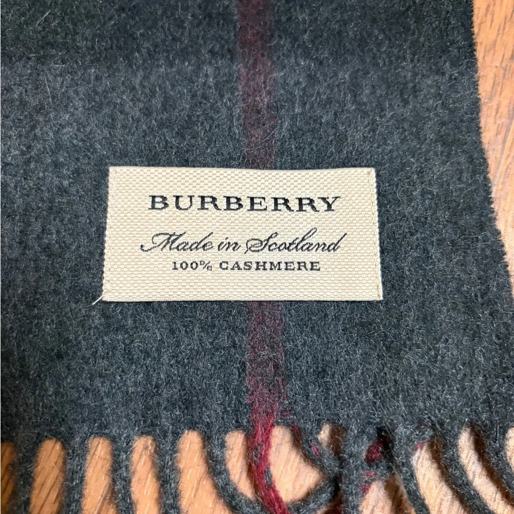 Burberry luxurious cashmere