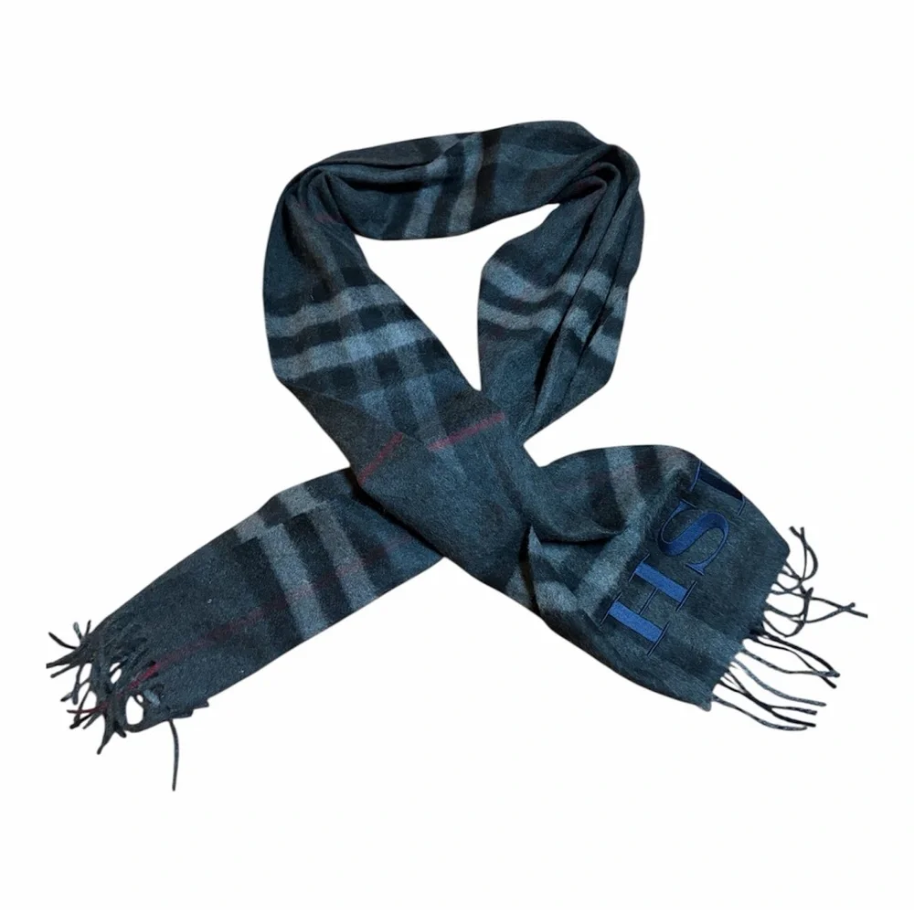 Burberry luxurious cashmere