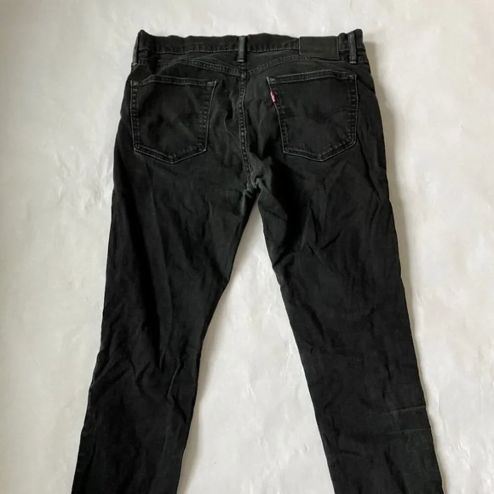 Levis returns jeans