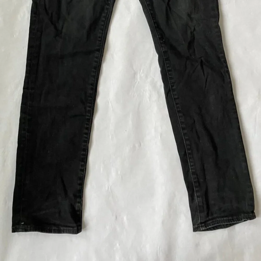 Levis comfortable accepted