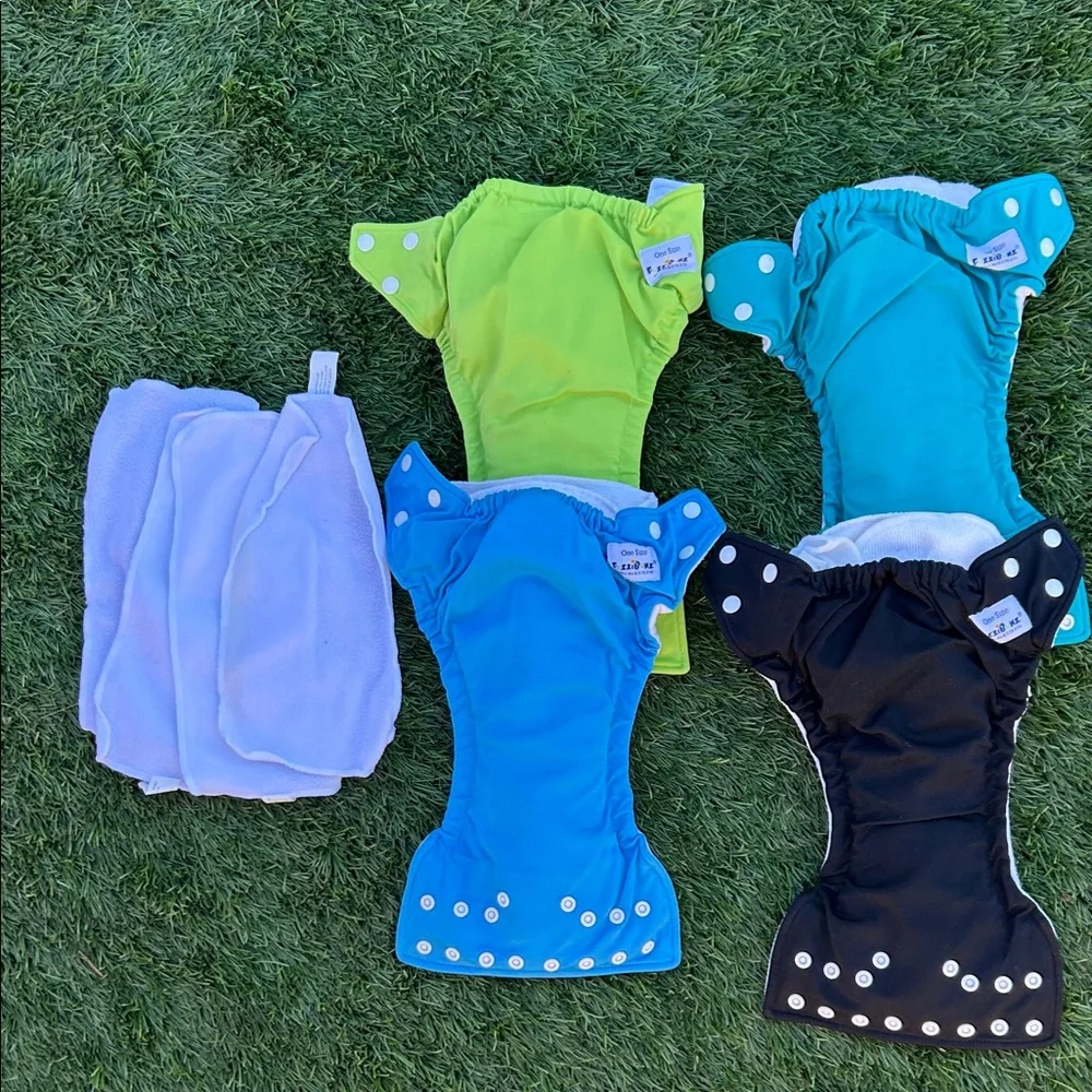 Cloth diaper set fuzzi bunz set of 4 and extra inserts one size