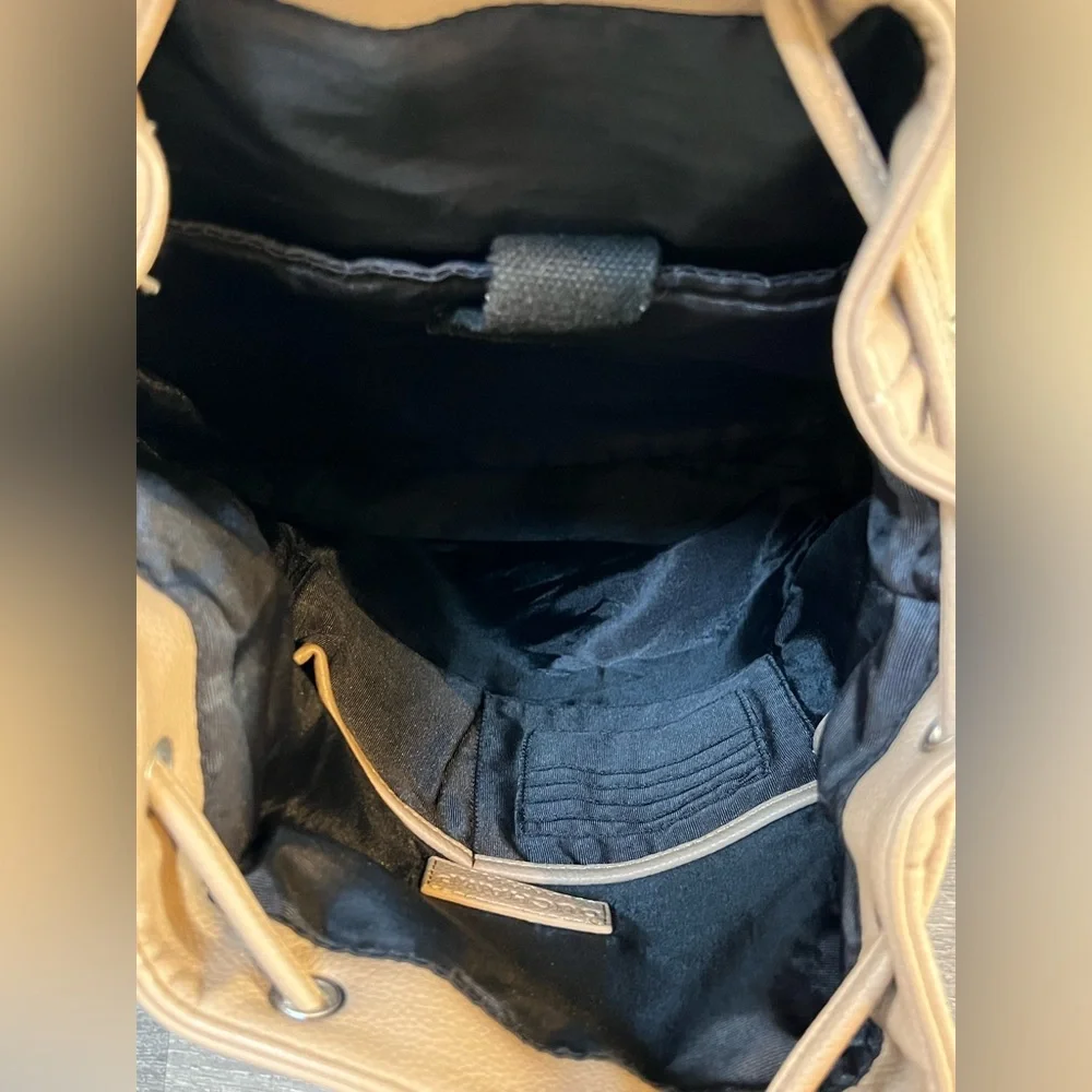 Duchamp trimmed shipping padded