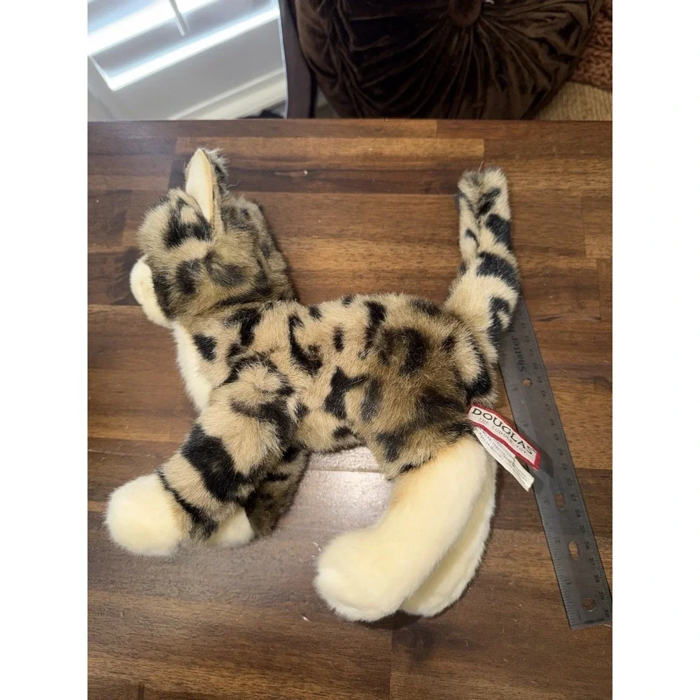 Douglas plush cat
