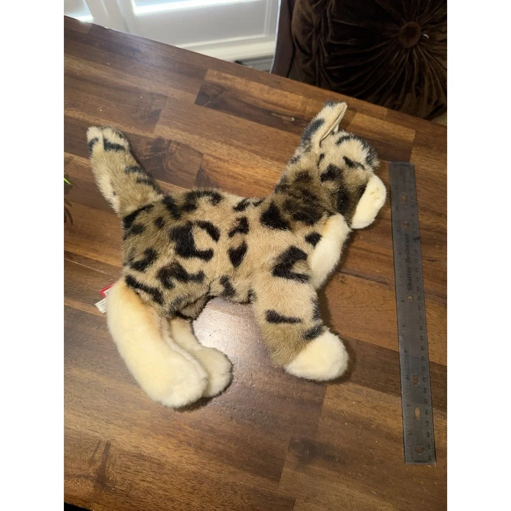 Douglas plush cat