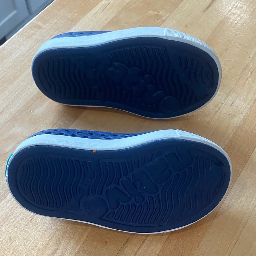 Native navy shoes