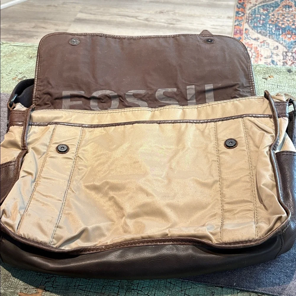 Fossil messenger laptop