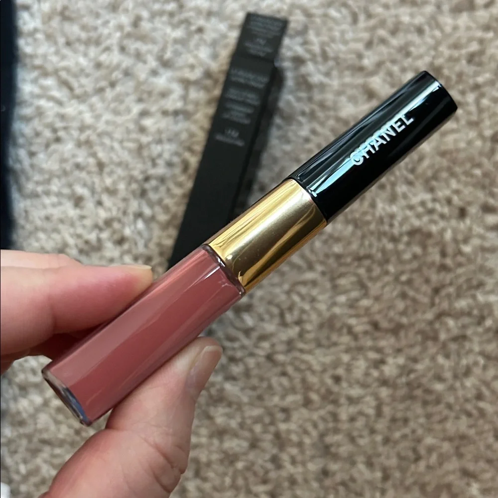 CHANEL quickly ultra