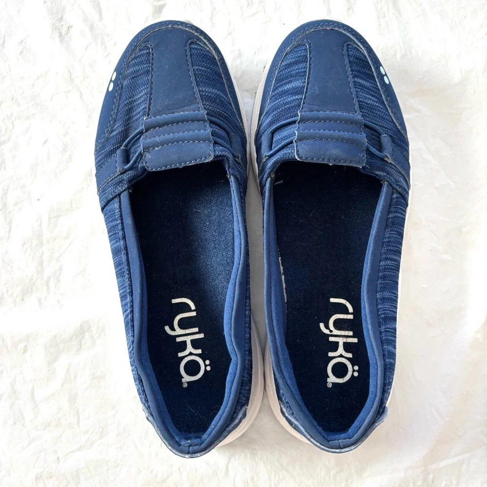 Ryka out sneaker
