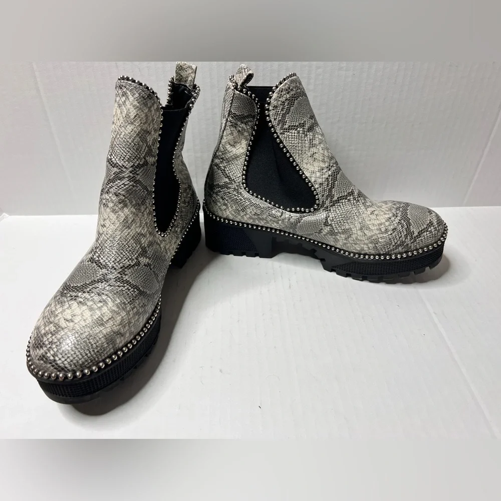 N/A fashionable gray