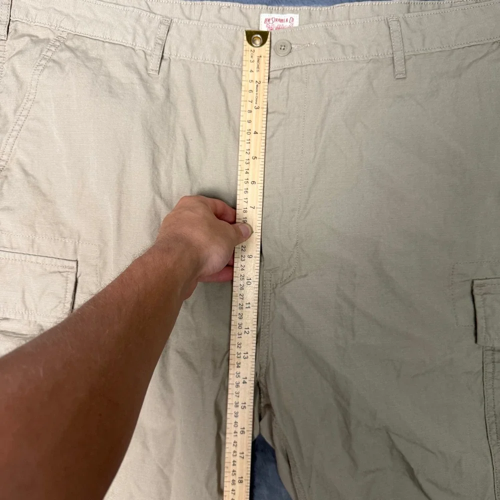 Levis are closure shorts