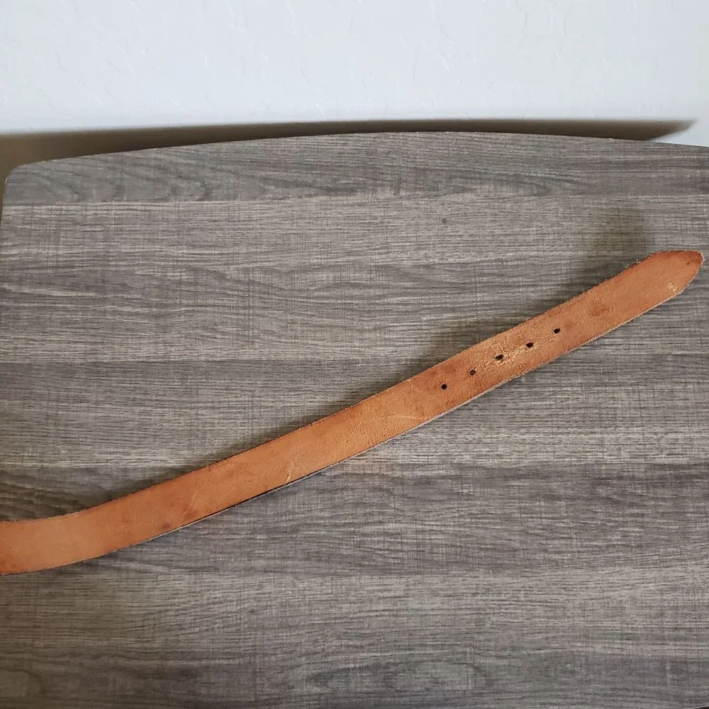 Unbranded brown below fold