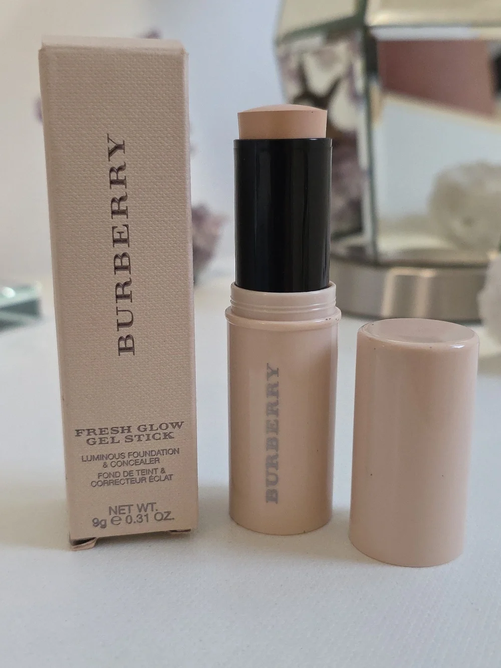 Burberry shade luminous