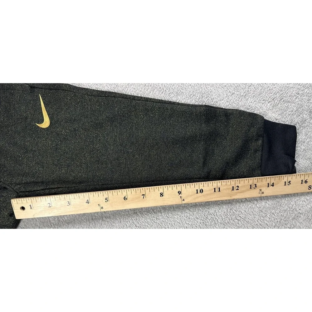 Nike these pants