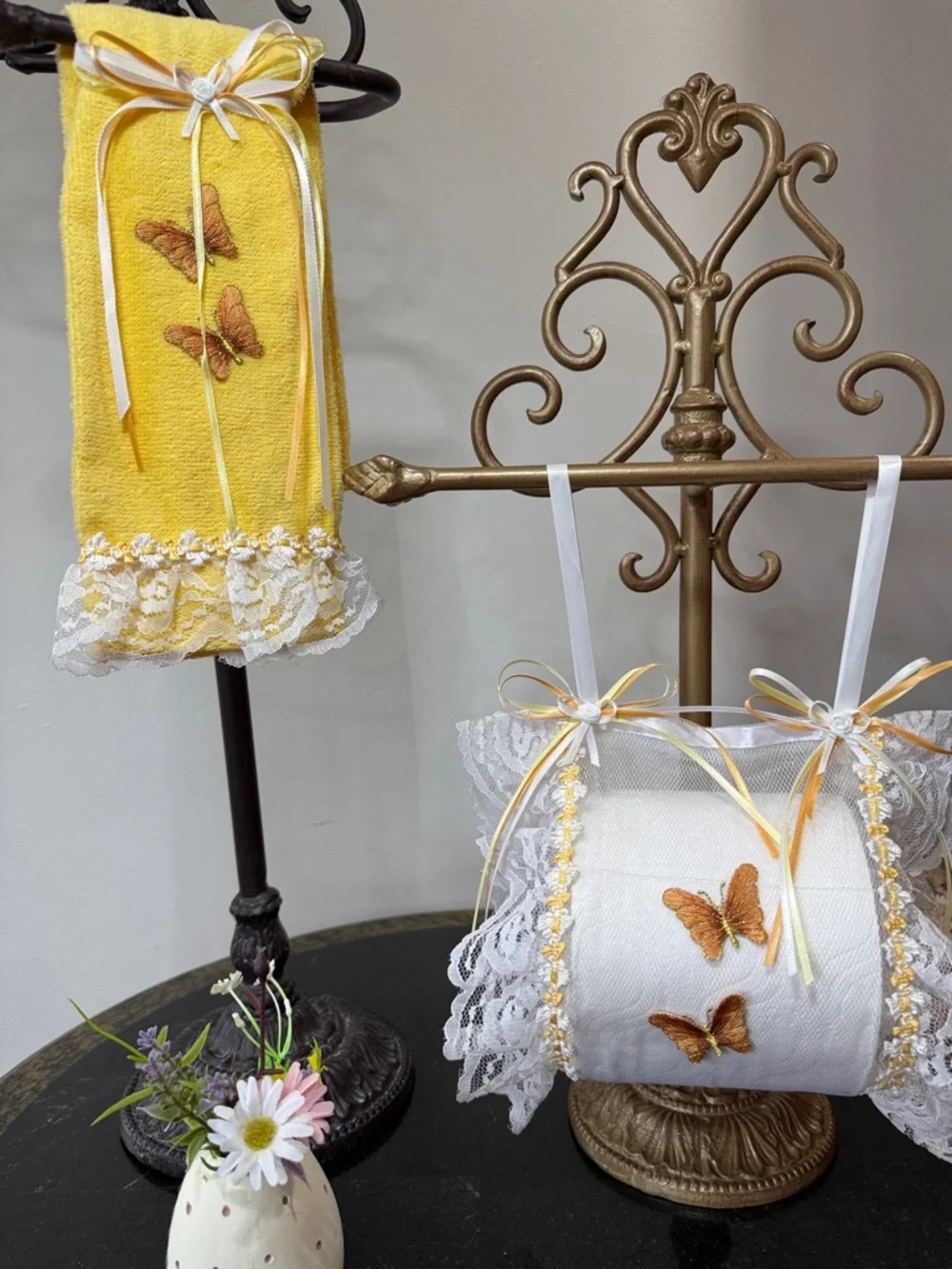 🦋 Hand Crafted Yellow & White Embroidered Towel & Toilet Paper Holder 🦋