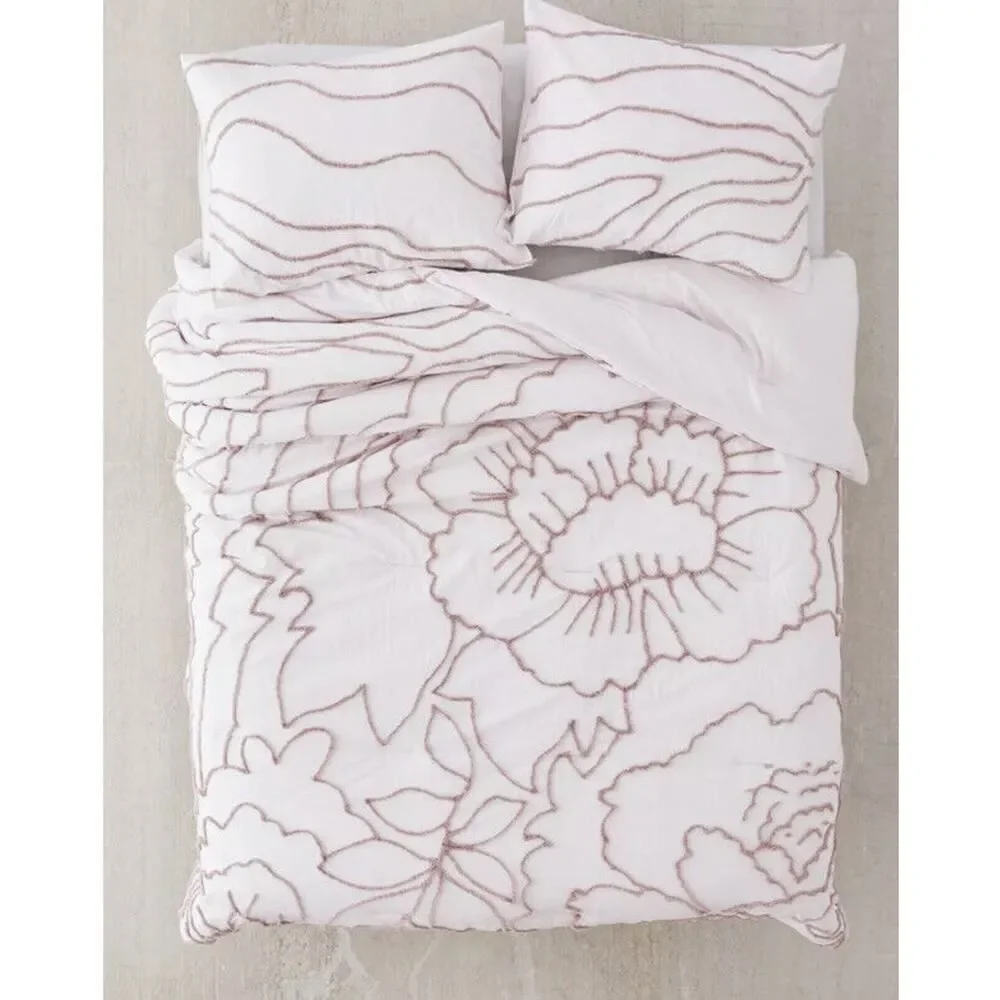 Urban Outfitters Margot Tufted Floral Comforter Lilac Full/Queen