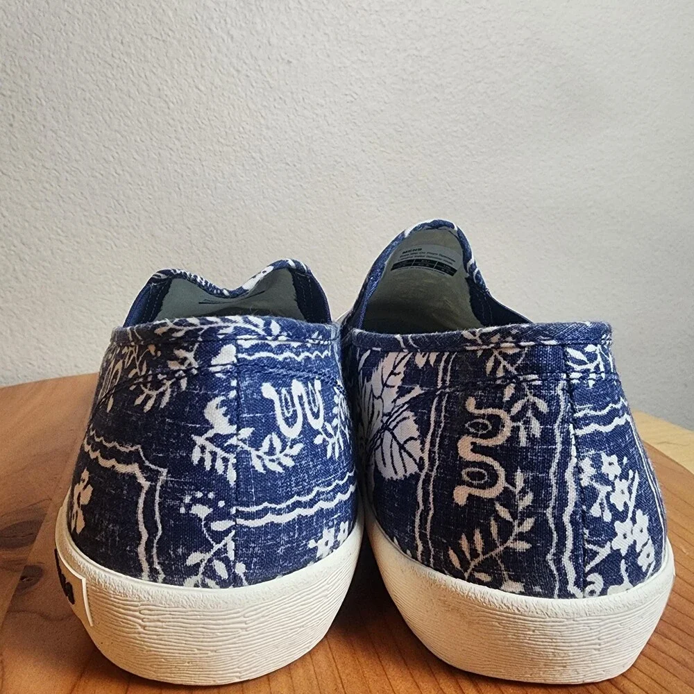 SeaVees travel size white