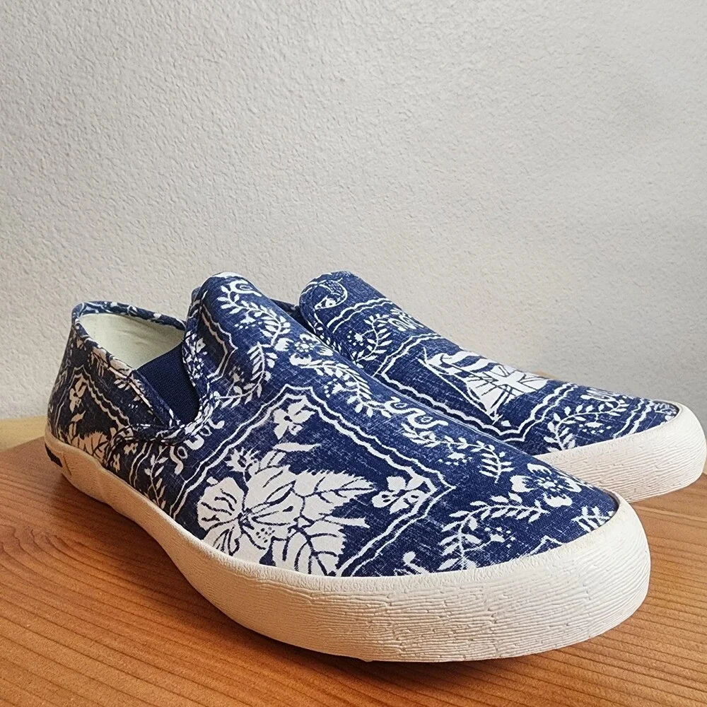 SeaVees reyn hawaiian bandana