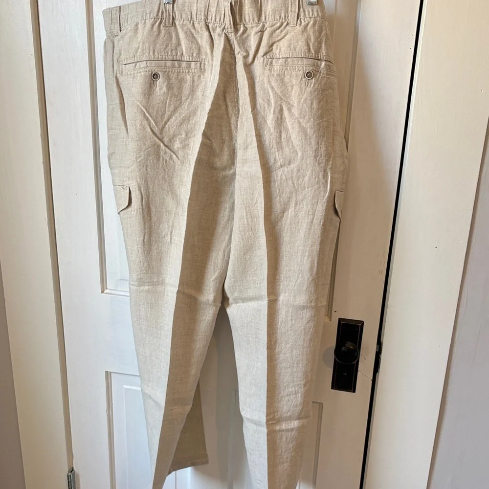 Roundtree & Yorke stylish cargo